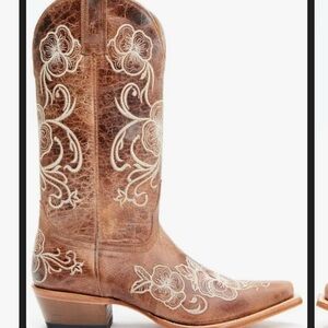 Shyanne Lara Snip Toe Cowboy boots. Size 6-6.5